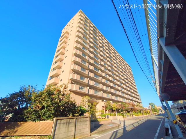 愛知県尾張旭市北原山町鳴湫のマンション『パークシティ三郷壱番館西棟』外観写真 2025年11月10日撮影