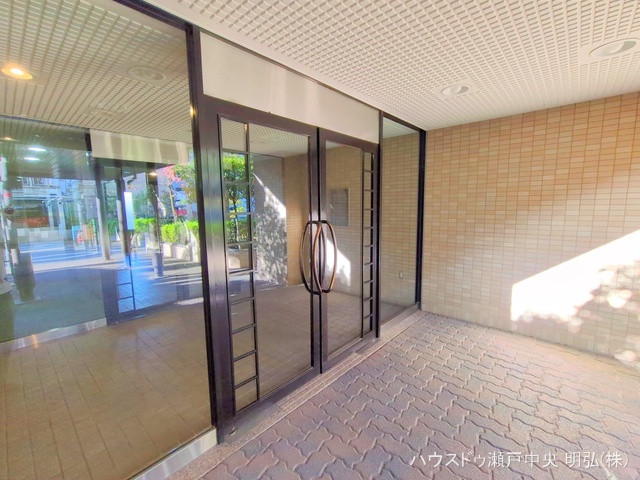 愛知県尾張旭市北原山町鳴湫のマンション『パークシティ三郷壱番館西棟』エントランス写真 2025年11月10日撮影