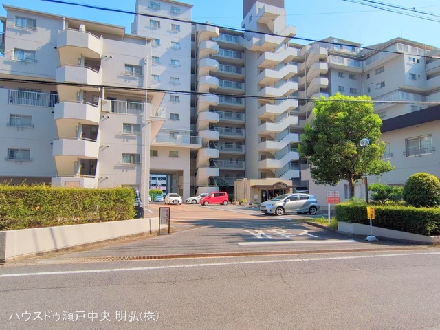 愛知県尾張旭市北原山町大久保見のマンション『ネオハイツ森林公園A棟』外観写真 2025年7月29日撮影