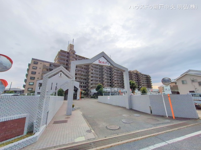 愛知県尾張旭市井田町３丁目のマンション『ラビデンス尾張旭光和』外観写真 2024年12月10日撮影