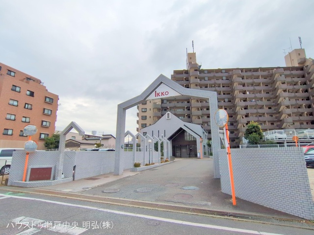 愛知県尾張旭市井田町３丁目のマンション『ラビデンス尾張旭光和』外観写真 2024年12月10日撮影