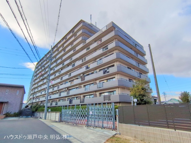 愛知県尾張旭市井田町３丁目のマンション『ラビデンス尾張旭光和』外観写真 2024年12月16日撮影