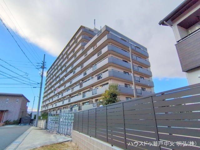 愛知県尾張旭市井田町３丁目のマンション『ラビデンス尾張旭光和』外観写真 2024年12月16日撮影