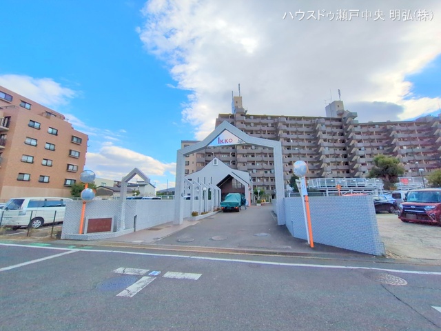 愛知県尾張旭市井田町３丁目のマンション『ラビデンス尾張旭光和』外観写真 2024年12月16日撮影