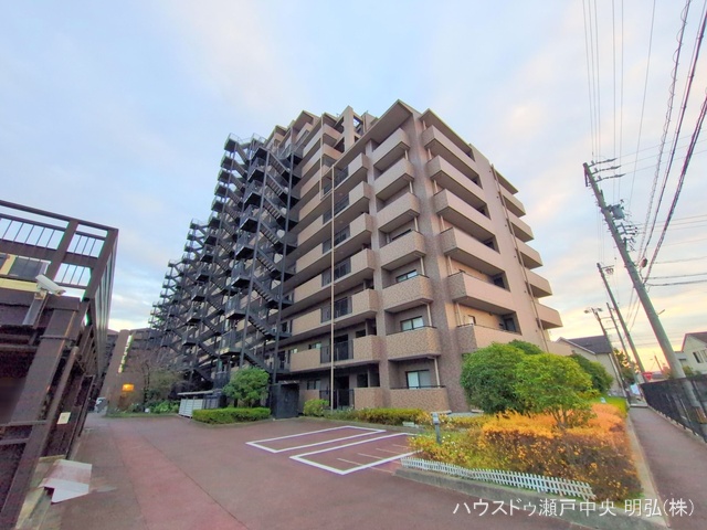 愛知県瀬戸市苗場町のマンション『パークシティ新瀬戸二番街スカイスクエア』外観写真 2025年12月18日撮影