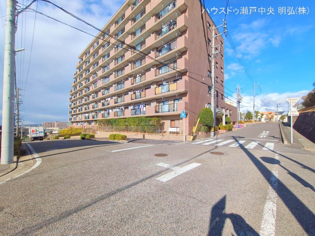 愛知県瀬戸市白山町１丁目のマンション『ネオハイツ瀬戸』外観写真 2025年12月25日撮影