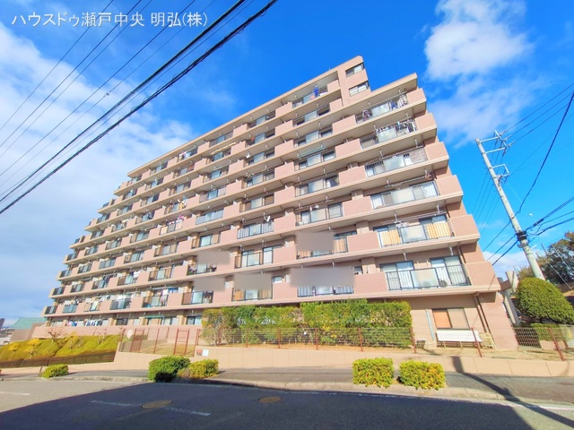 愛知県瀬戸市白山町１丁目のマンション『ネオハイツ瀬戸』外観写真 2025年12月25日撮影