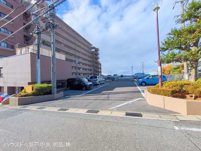 愛知県瀬戸市白山町１丁目のマンション『ネオハイツ瀬戸』外観写真 2025年12月25日撮影