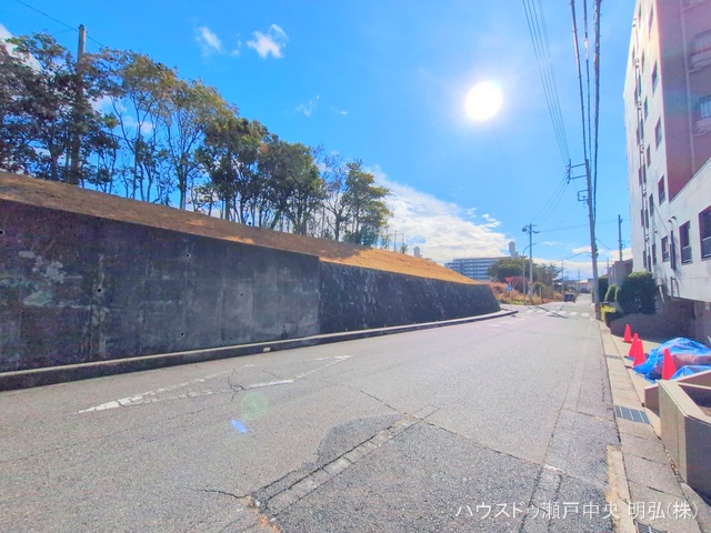 愛知県瀬戸市白山町１丁目のマンション『ネオハイツ瀬戸』外観写真 2025年12月25日撮影