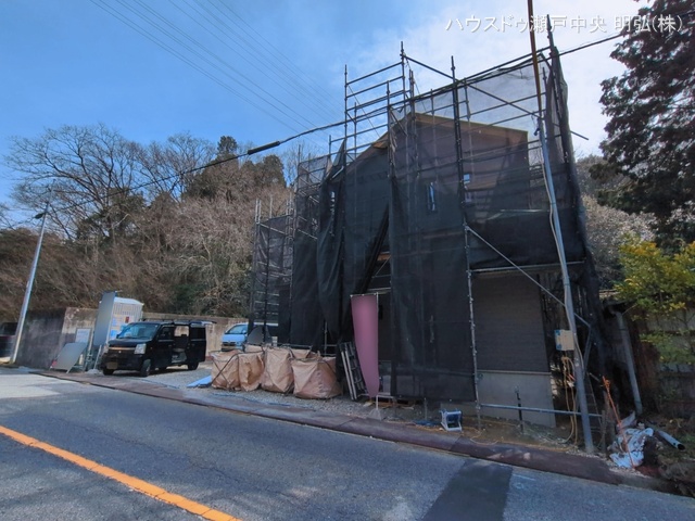 愛知県瀬戸市東拝戸町の新築戸建てシート写真 2026年3月8日撮影