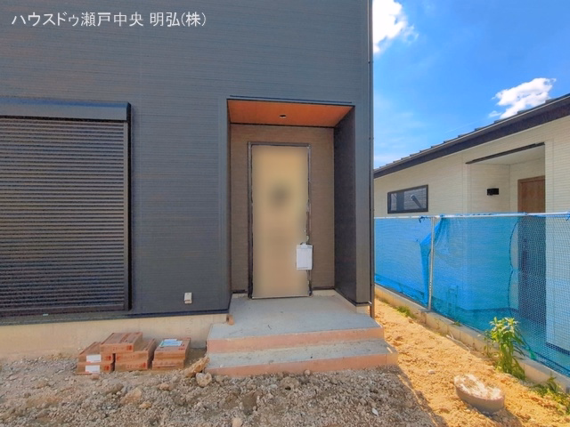 愛知県瀬戸市塩草が丘４丁目の新築戸建て外構写真 2026年5月6日撮影