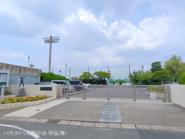 尾張旭市立旭中学校　距離2830m