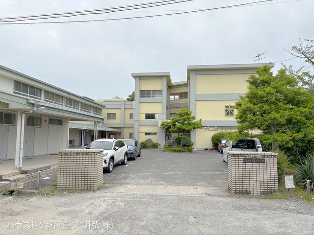 瀬戸市立東山小学校　距離1200m