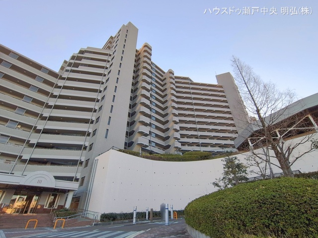 愛知県瀬戸市西松山町２丁目のマンション『野村新瀬戸ヒルズ・ウインザーズパークウエストウィング』外観写真 2026年1月8日撮影