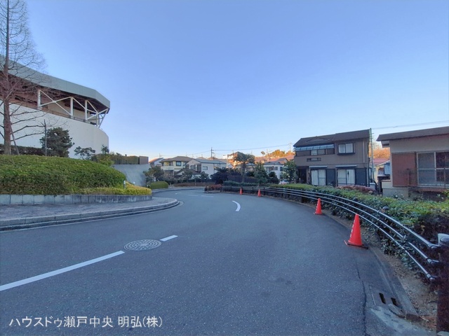 愛知県瀬戸市西松山町２丁目のマンション『野村新瀬戸ヒルズ・ウインザーズパークウエストウィング』外観写真 2026年1月8日撮影