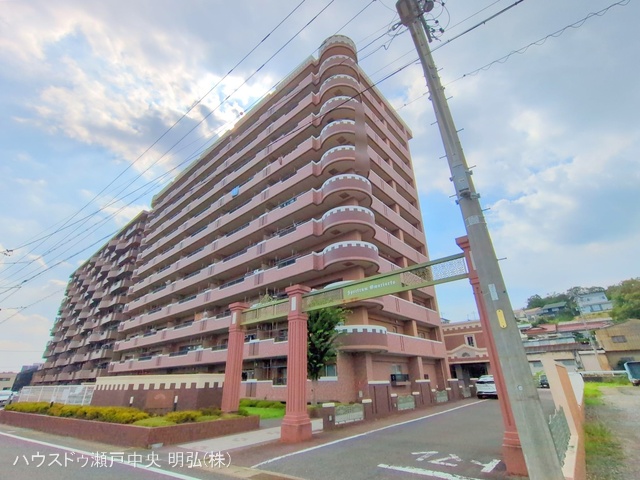 愛知県瀬戸市下陣屋町のマンション『スペクトル尾張瀬戸』外観写真 2025年7月22日撮影