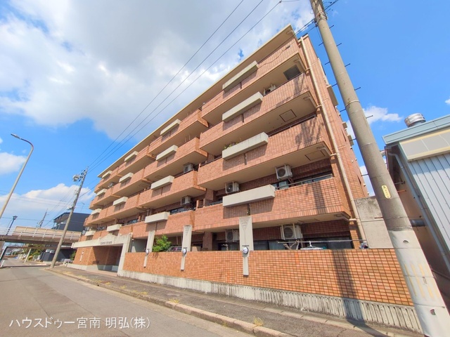 愛知県稲沢市正明寺２丁目のマンション『グローリアス国府宮』外観写真 2025年8月31日撮影