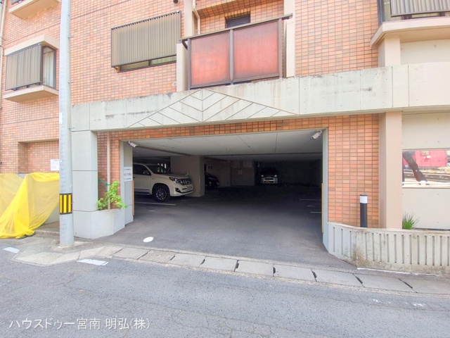 愛知県稲沢市正明寺２丁目のマンション『グローリアス国府宮』外観写真 2025年8月31日撮影