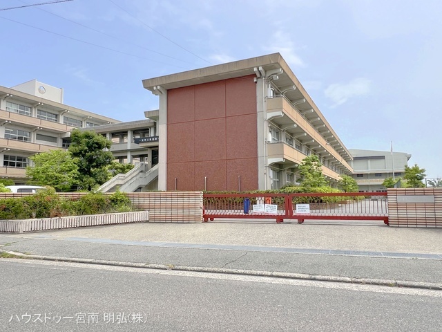 一宮市立尾西第一中学校　距離350m