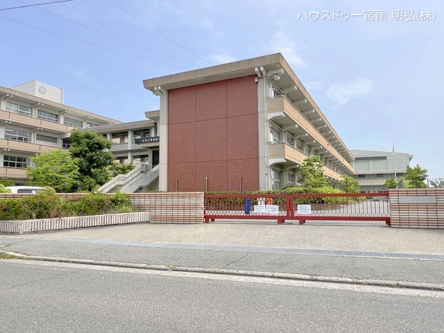 一宮市立尾西第一中学校　距離1750m