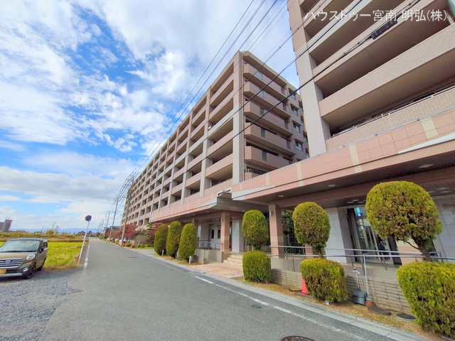 愛知県稲沢市大塚南５丁目のマンション『ライオンズガーデン稲沢西棟』外観写真 2025年11月10日撮影