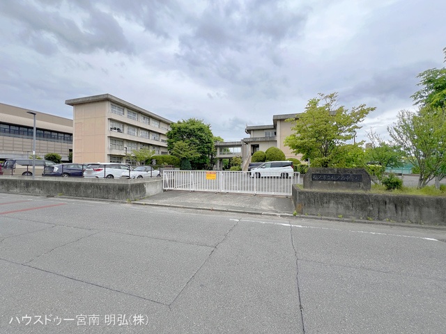 稲沢市立稲沢西中学校　距離1500m