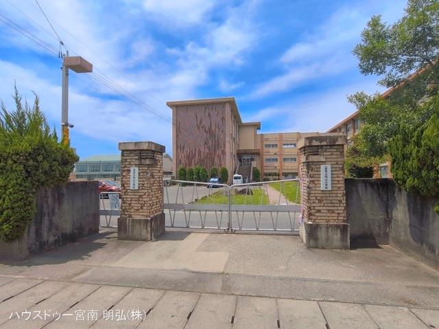 一宮市立向山小学校