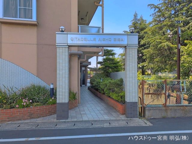 シャトレ愛松尾西 外観