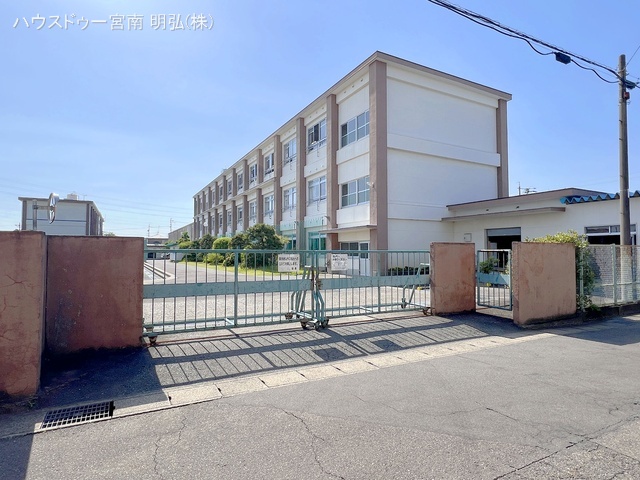 一宮市立西成中学校 距離550m