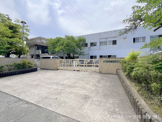 一宮市立萩原中学校　距離1600m